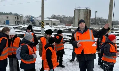 Волонтёры-железнодорожники организовали занятия по безопасности и экскурсию в Белогорское локомотивное депо для школьников из Благовещенска