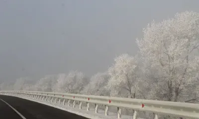 Дороги из-за сильного снега закрывают на юге Сахалина