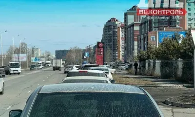 Очередь возле автомойки самообслуживания возмутила водителей в Благовещенске