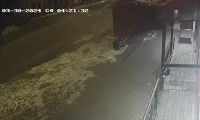 Автомобиль на скорости снес павильон на остановке в Свободном