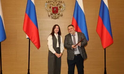 Писатель-фантаст Сергей Лукьяненко награжден за вклад в развитие Дальнего Востока