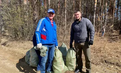 На субботник в Чигири вышла администрация Благовещенского округа