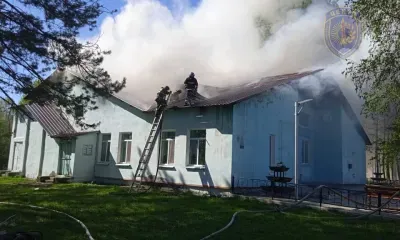 Пожар в амурском Доме культуры тушили 20 огнеборцев