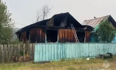 Спящих детей спасли при пожаре на частном подворье