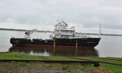 Судно для ТОФ спустили на воду в Приамурье