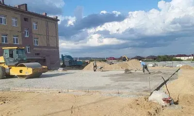 Территорию будущей школы благоустраивают в селе Чигири