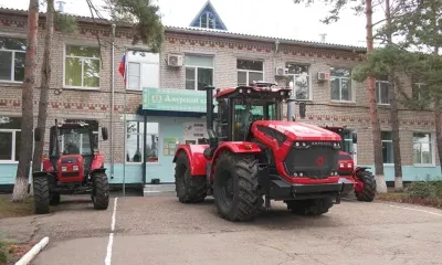 Тракторы известных марок поступили в Амурский казачий колледж