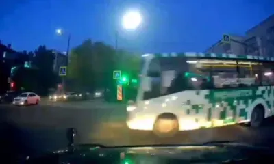 Стало плохо: водитель автобуса создал опасную ситуацию в Благовещенске