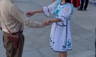 Танец "Катюша" исполнили на набережной Амура в Китае