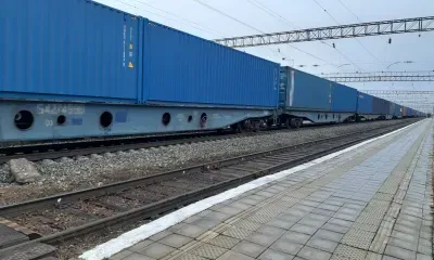 Двое мужчин погибли под грузовым поездом в Амурской области