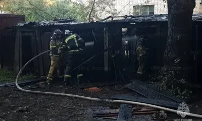 Деревянные постройки вспыхнули в Благовещенске