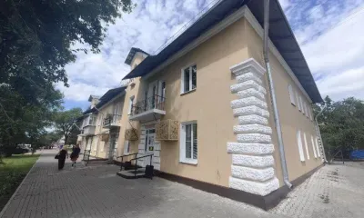 Жилые многоэтажки в Благовещенске "принарядились" к зиме