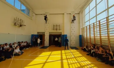 К альпинизму приобщат детей в спортзале Чигиринской школы