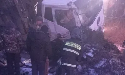 Водитель выпал из окна и попал под кабину фуры в Амурской области