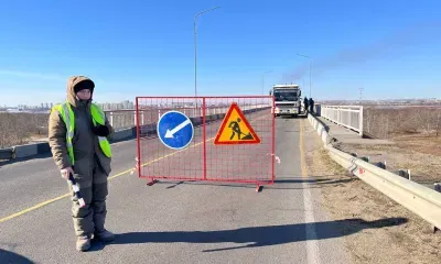 Реверсивное движение действует на старом мосту через Зею в Благовещенске