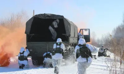 Контрактники отработали захват автоколонны "противника" в Приамурье