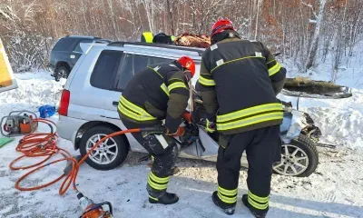 Спасатели вытащили людей из машины в Благовещенском округе
