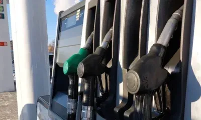 Бензин подешевел на российских АЗС