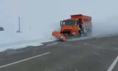 Почти 90 единиц техники после циклона расчищают региональные трассы Приамурья