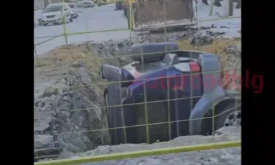 Ушла под землю: машина упала в перекоп в Благовещенске