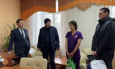 Амурчанин, излечившийся от рака, привез подарки онкобольным детям