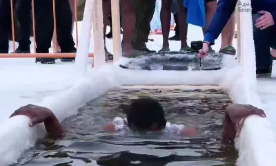 Иностранцы окунулись в крещенскую купель в Благовещенске