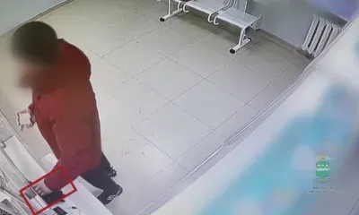 Дорогой телефон украли рядом с кассой аптеки в Благовещенске