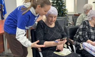 Пожилые жители Благовещенска осваивают мессенджер MAX на курсах