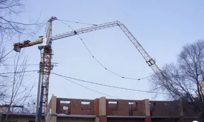 Соцсети: стрела крана обрушилась при строительстве дома в Благовещенске