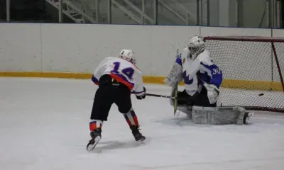 Хоккеисты боролись за золото, фигуристки радовали выступлениями на Спартакиаде по хоккею с шайбой