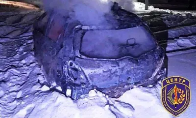 Автомобиль и трактор сгорели в гараже в амурском селе