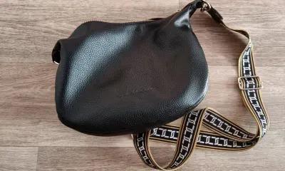 Золото в дамской сумке пытались незаконно вывезти из России 