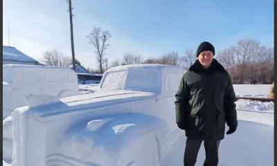 Исторические автомобили вылепил в своем дворе житель Приамурья