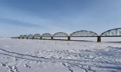 Дорогу на реке после выхода воды закрыли в Тынде