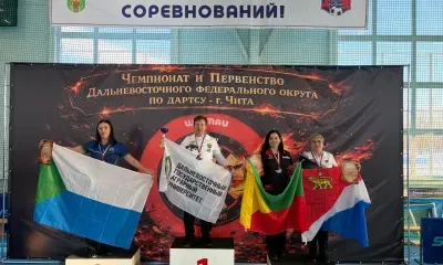 Золотую медаль на соревнованиях ДФО по дартс завоевала амручанка