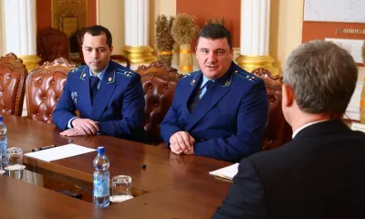 Губернатору Амурской области представили нового природоохранного прокурора