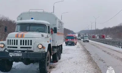 Массовое ДТП из 25 машин произошло на трассе в Приморье из-за снегопада
