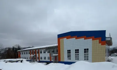 Трудятся несколько подрядчиков: школа в Экимчане почти достроена