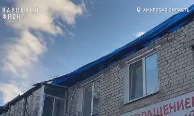 В Благовещенске рухнула крыша дома, ремонт которой отложили