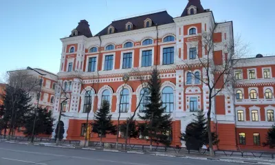 Мост в Китай: школьники и студенты танцевали и показывали боевые искусства на конкурсе китайского языка