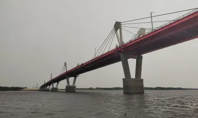 Транспорт может ходить по международному мосту в Приамурье даже в период ледохода