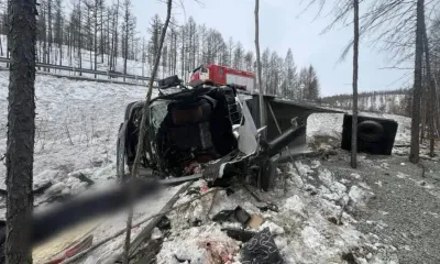 Авария с самосвалом в Приамурье: пассажир погиб, водителя зажало