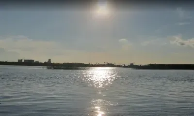 Огромные пятна появились на Солнце и могут спровоцировать магнитную бурю