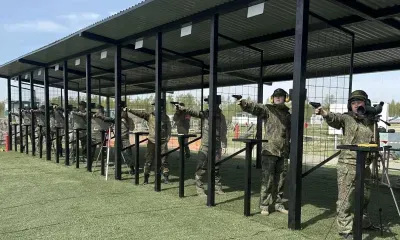 Герои России поздравили победителей чемпионата ВВО по стрельбе из штатного или табельного оружия