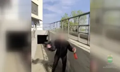 Пенсионерку ограбили средь бела дня в Благовещенске