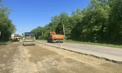 Асфальтируют улицы и строят тротуары: в Благовещенском округе активно идут дорожные работы