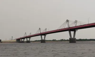 Более 300 тысяч пассажиров пересекли границу по международному мосту "Амур"