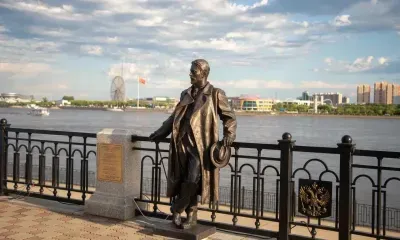 Чехов вернулся на Амур: в Благовещенске появился памятник писателю
