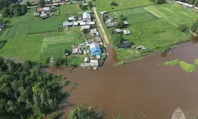 Вода вышла на дороги в двух округах Приамурья
