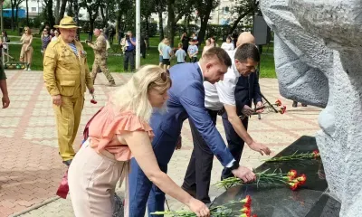 Минута молчания и ружейные залпы: память воинов-десантников почтили в Благовещенске